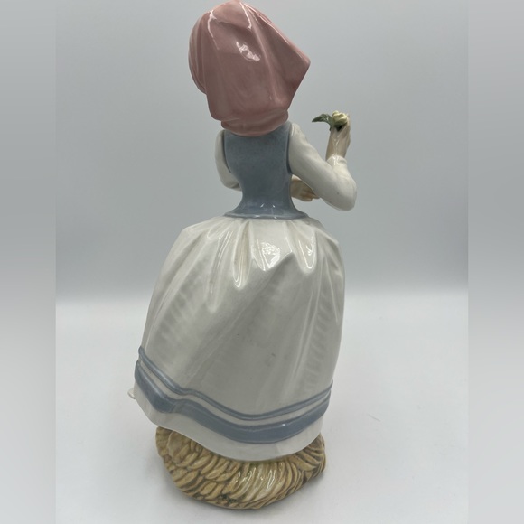 Early 1980’s, Tengra Girl  with Ducks / Flower / Geese - Picture 4 of 6